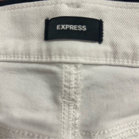 Express High Waisted White Ripped Straight Ankle Jeans, Size 8 - Picture 10 of 13